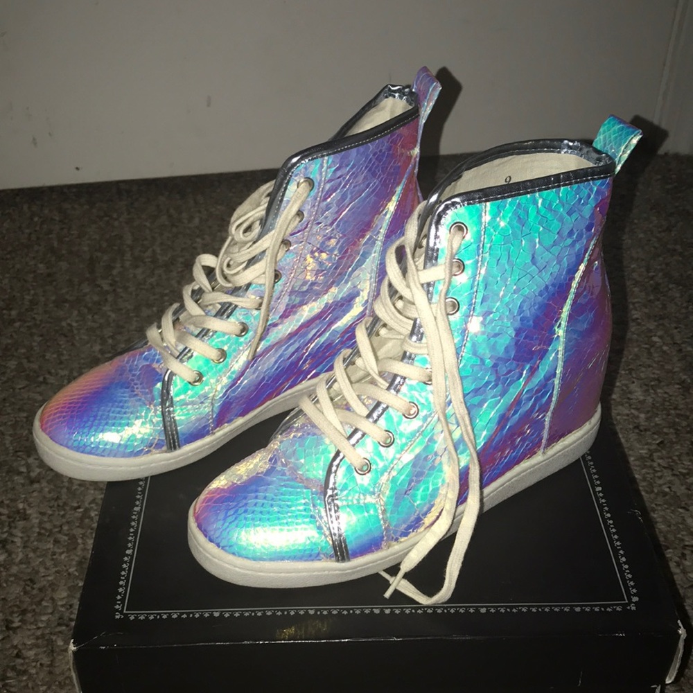 Wedge sneakers